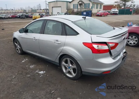 2012 Ford Focus Titanium из США, поврежденный, VIN 1FAHP3J25CL258491